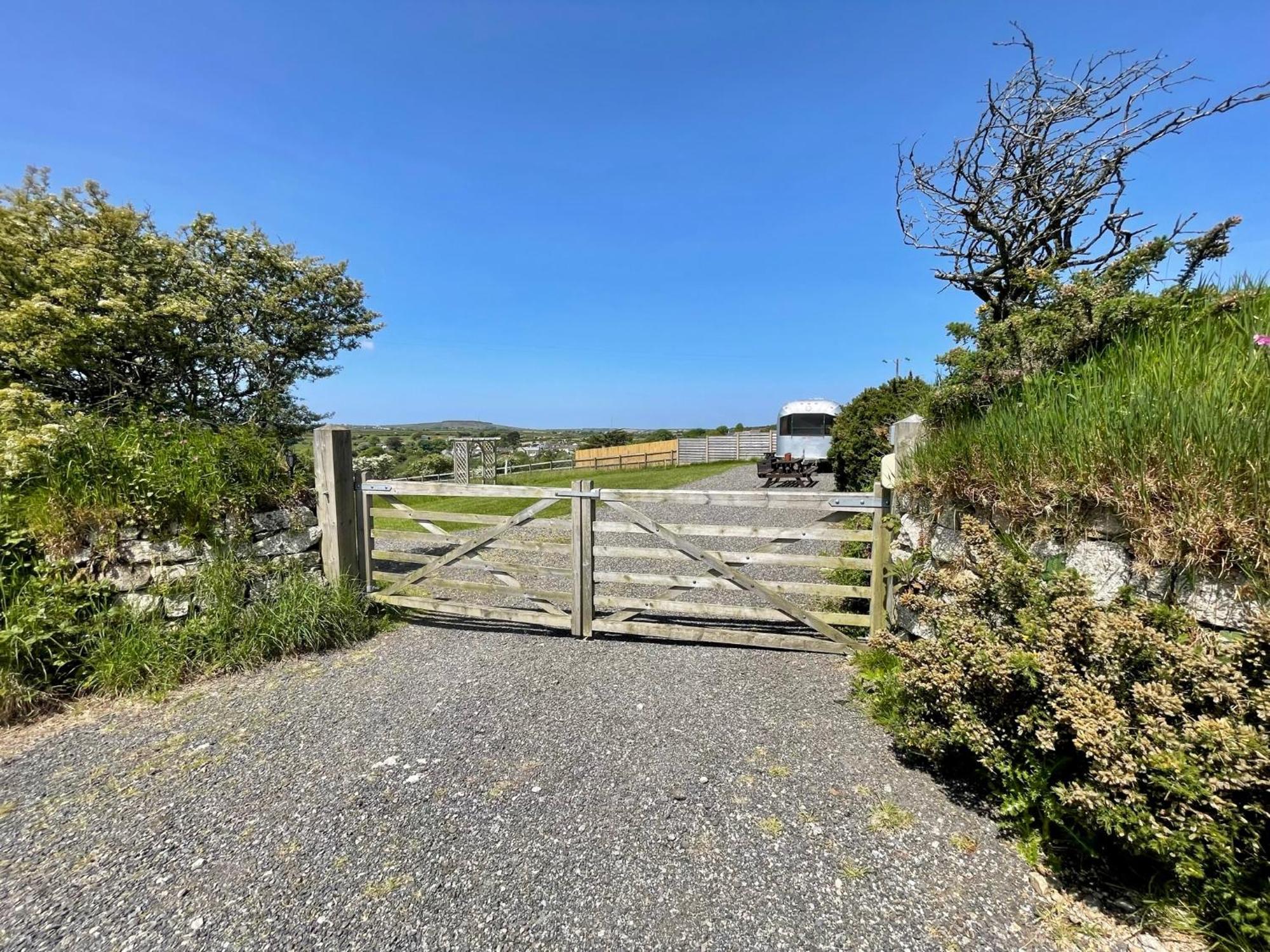 Wildview Luxury Glamping With Outdoor Bath And Stunning Views Helston